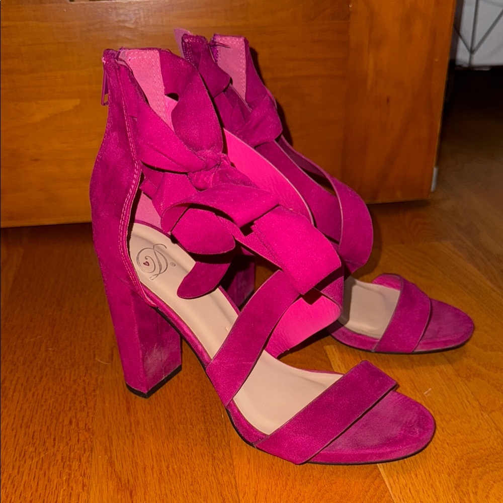 Tie up criss cross pink heels